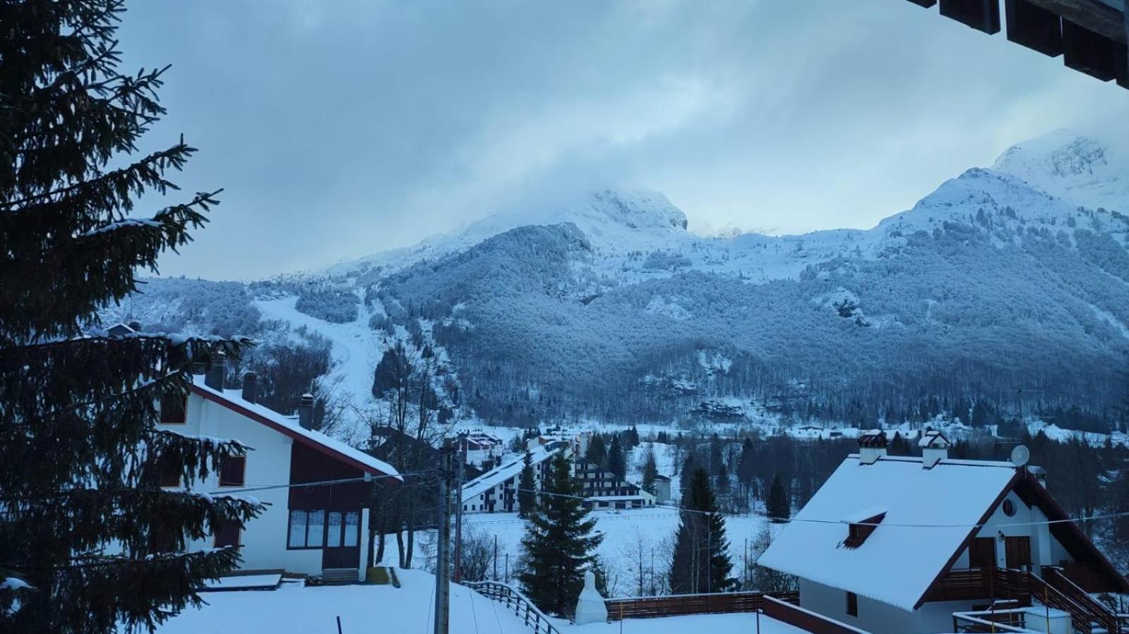 Ferienwohnung La Finestrella Alpina Piancavallo Exterior foto